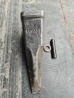 Factory Direct Sales CAT D11 Eagle Hook Bucket Teeth, Ripper Single Shank Rock Teeth 6Y3552 4T5502 High Wear-Resistant Alloy Steel Mining Ice Breaking Teeth