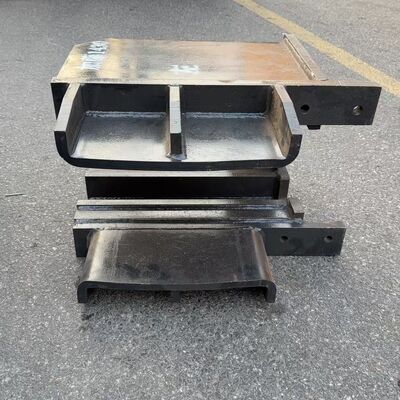 Yugo del vacío / tenedor delantero para Kato HD1430 Partes del tren de excavadora,Compatible con Kato HD1430 Tren de excavadora tenedor delantero, soporte de mandíbula, componentes del tren de excavadora que incluyen cuatro ruedas y una vía